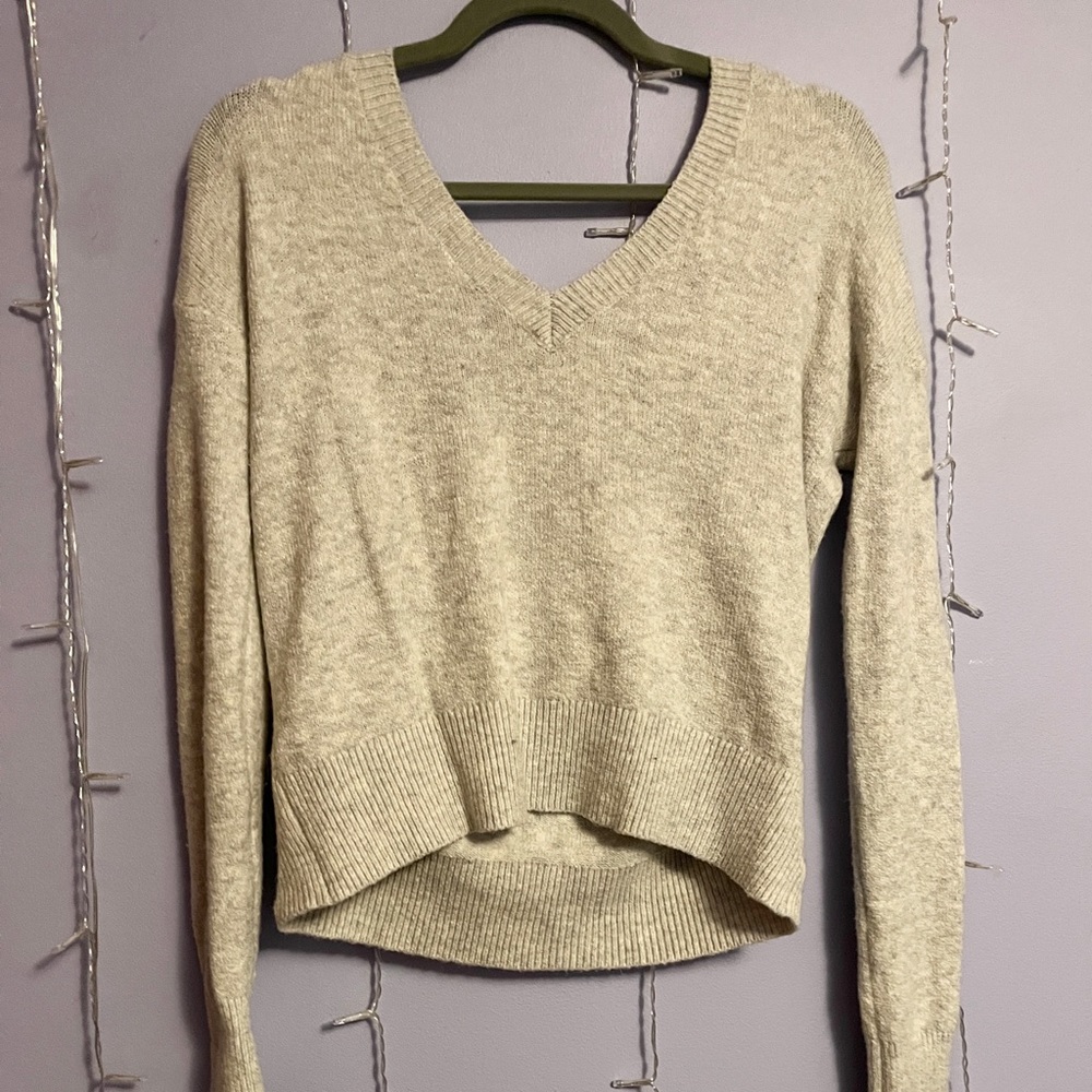 NWT cropped sweater with back cut out, XS, shirking violet